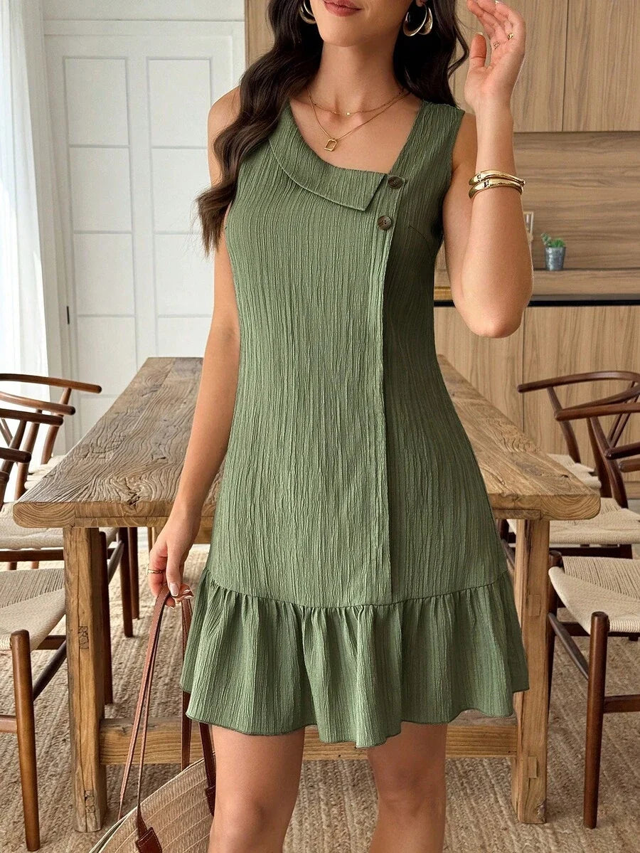 Vestido Midi Bata Sol da Enseada com Gola Assimétrica e Botões — fotografia 19 | Mar & Pérola