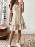 Vestido Midi Bata Sol da Enseada com Gola Assimétrica e Botões — fotografia 31 | Mar & Pérola