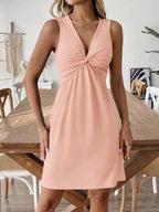 Vestido Midi Evasê Sem Mangas Brisa de Verão com Torção Frontal — fotografia 31 | Mar & Pérola