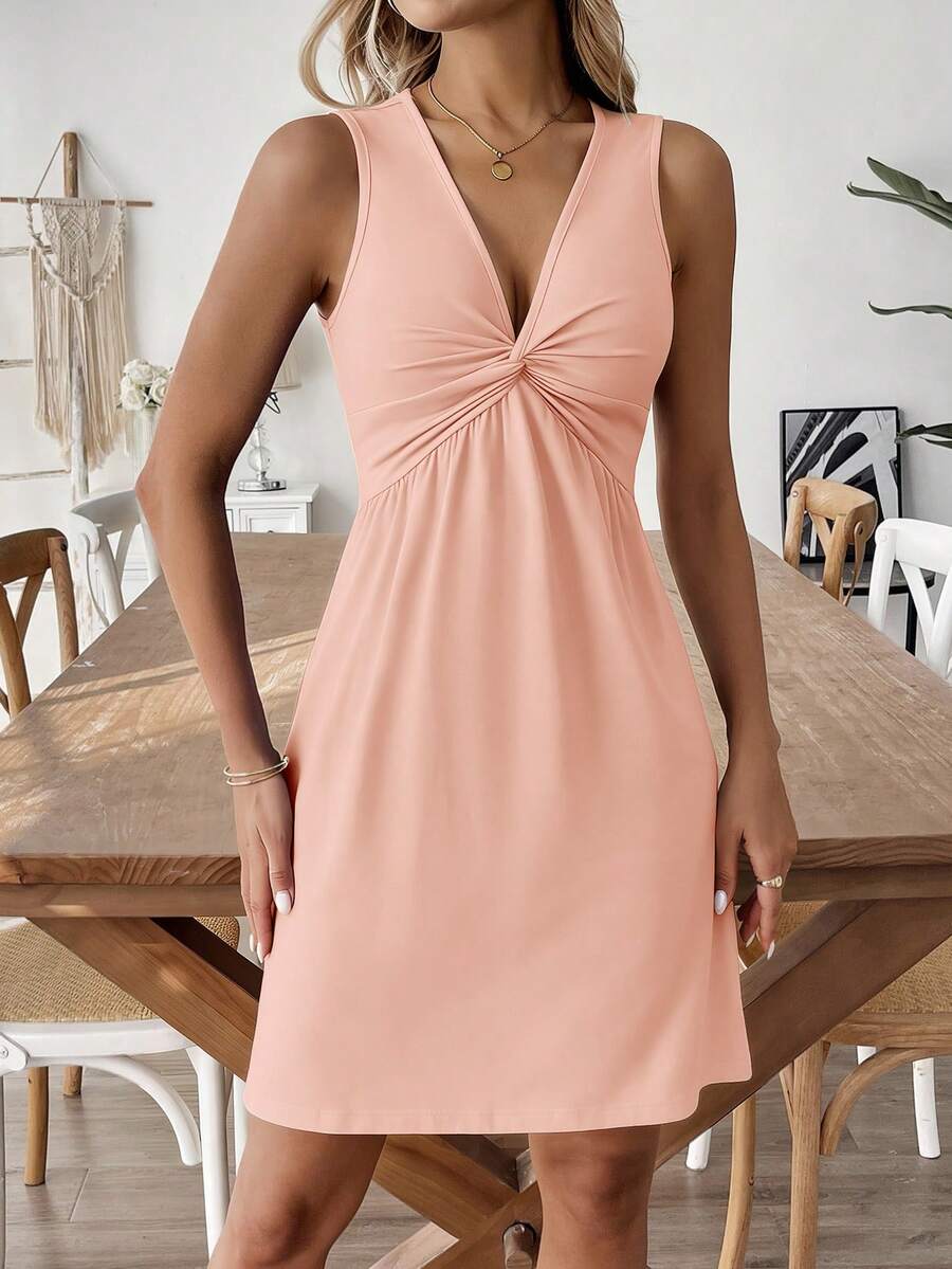 Vestido Midi Evasê Sem Mangas Brisa de Verão com Torção Frontal — fotografia 31 | Mar & Pérola