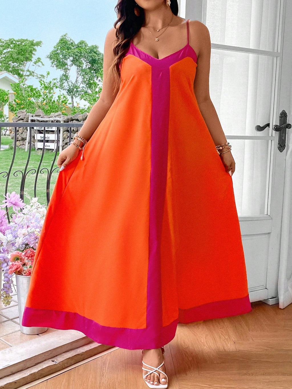 Vestido Plus Size Longo Bloco de Cores Orla Solar — fotografia 3 | Mar & Pérola