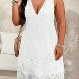 Vestido Plus Size Maré Serena com Bordado Ilhó