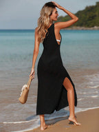 Vestido Saída de Praia Costa Serena em Tricô com Decote U e Fenda Lateral — fotografia 10 | Mar & Pérola