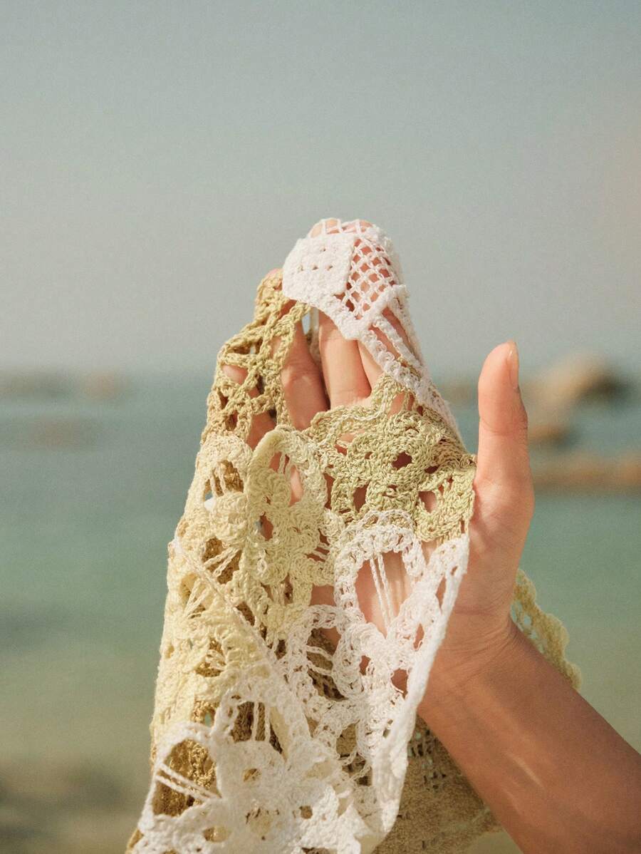 Vestido Saída de Praia Longo de Crochê Floral Flor de Maré com Alças Finas — fotografia 8 | Mar & Pérola