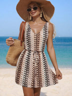 Vestido Saída de Praia Longo Sol da Enseada com Decote V e Laço Contrastante — fotografia 10 | Mar & Pérola