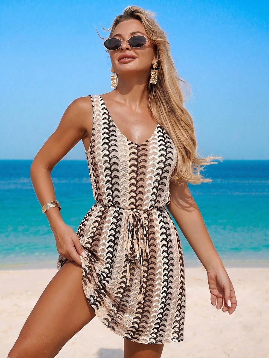 Vestido Saída de Praia Longo Sol da Enseada com Decote V e Laço Contrastante — fotografia 13 | Mar & Pérola