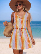 Vestido Saída de Praia Longo Sol da Enseada com Decote V e Laço Contrastante — fotografia 35 | Mar & Pérola