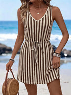 Vestido Saída de Praia Longo Sol da Enseada com Decote V e Laço Contrastante — fotografia 52 | Mar & Pérola