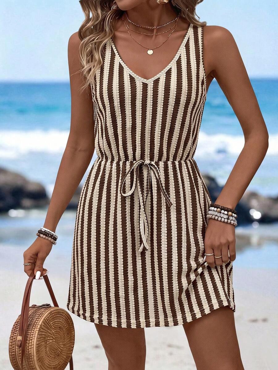 Vestido Saída de Praia Longo Sol da Enseada com Decote V e Laço Contrastante — fotografia 52 | Mar & Pérola